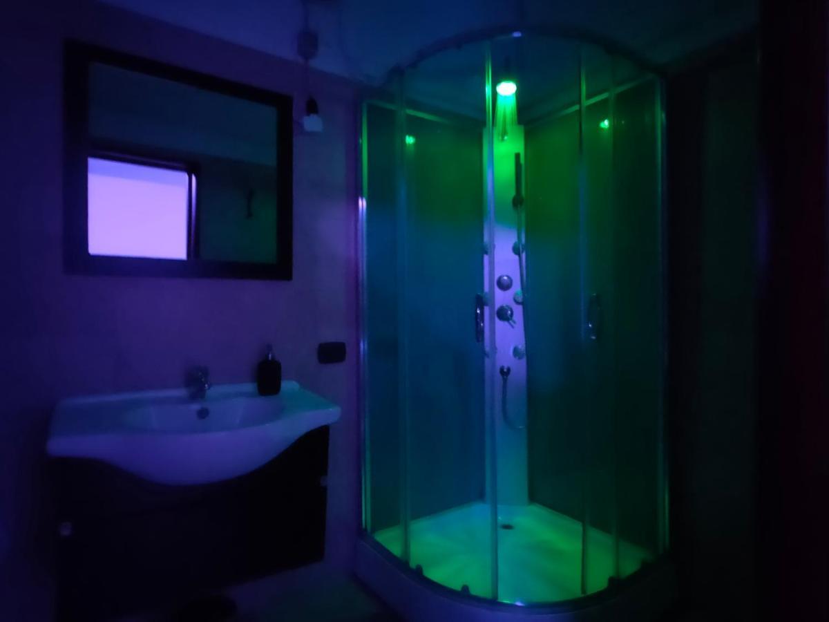 Central Wellness Suite Бари Экстерьер фото