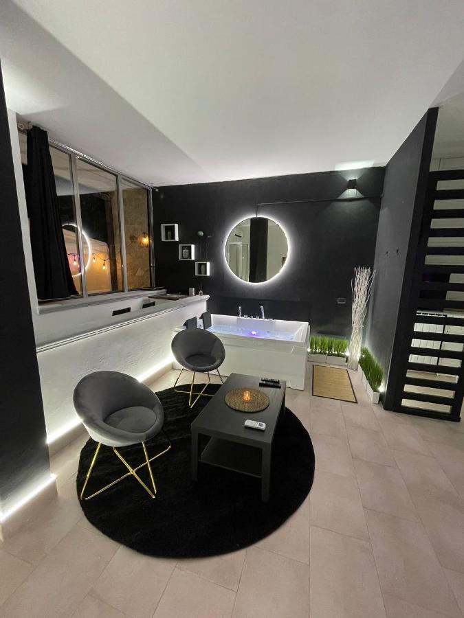 Central Wellness Suite Бари Экстерьер фото